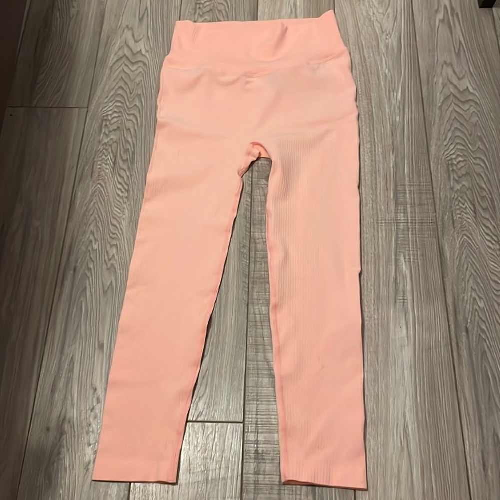 New Athletic leggings. Never worn. Pink. Large. Workout stretch leggings. Yoga